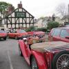 The staff of the pub showed a lot of interest in our cars. 